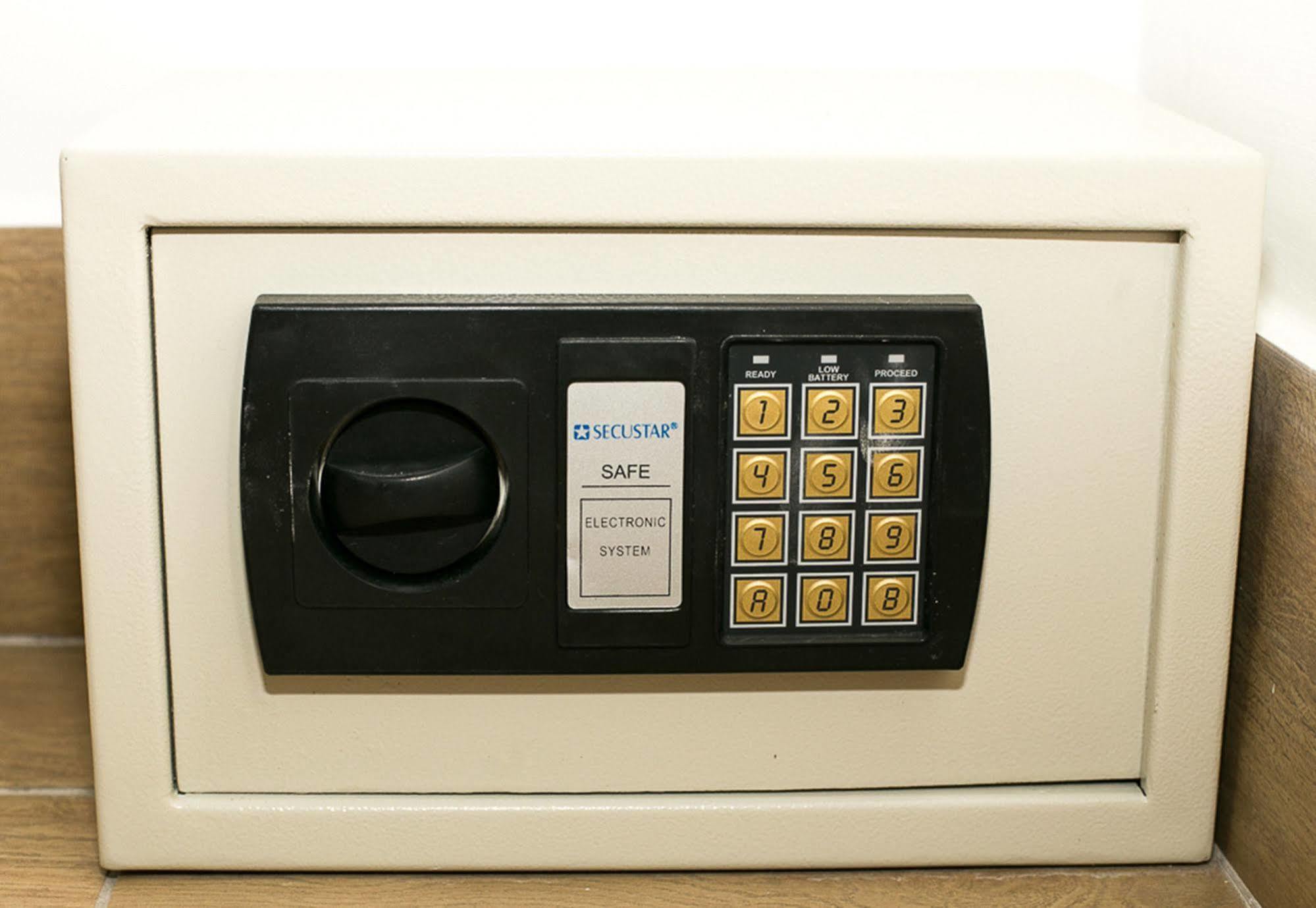 Commodore Suites Simpson Bay Kültér fotó